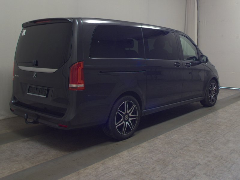 Mercedes-Benz V 220 d automatik AMG Line • LED • Navigacija — 4
