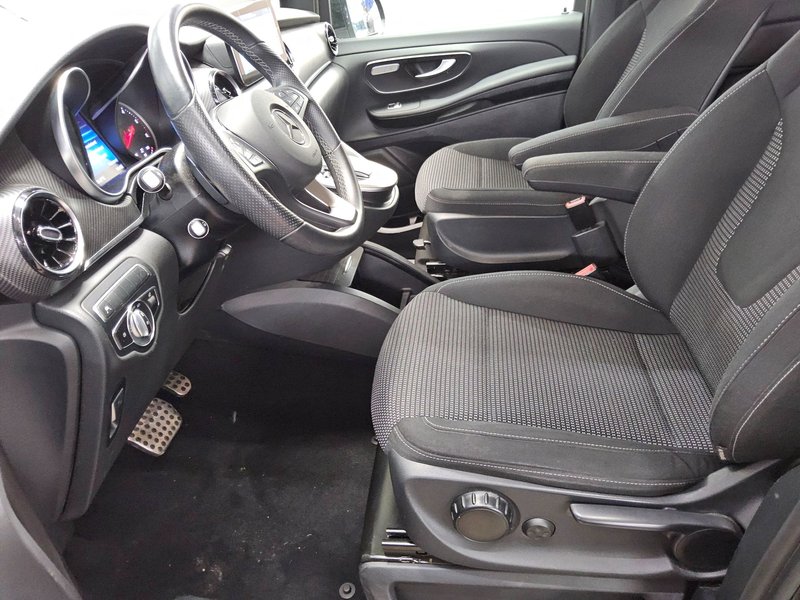 Mercedes-Benz V 220 d automatik AMG Line • LED • Navigacija — 8