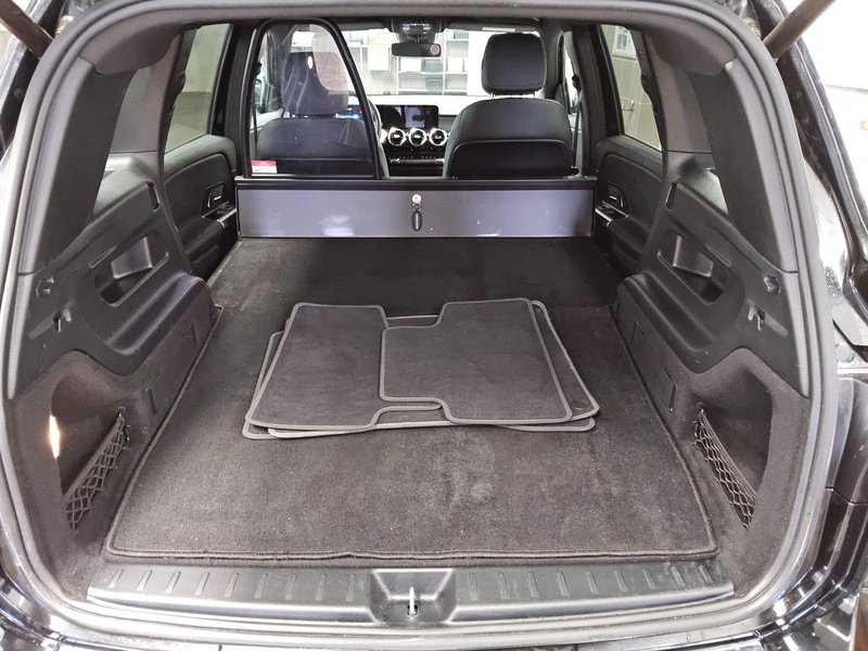 Mercedes-Benz GLB 220 d automatik Progressive • ACC • LED — 12