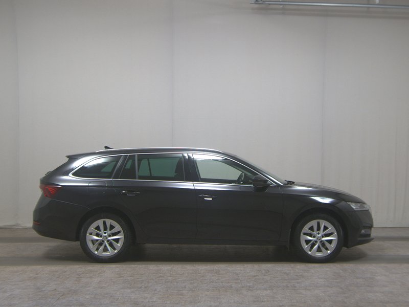 Škoda Octavia Kombi 2.0 TDI automatik Style • ACC • AHK