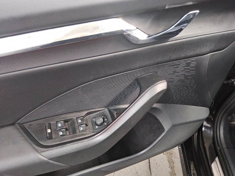 Škoda Octavia Kombi 2.0 TDI automatik Style • ACC • AHK — 10