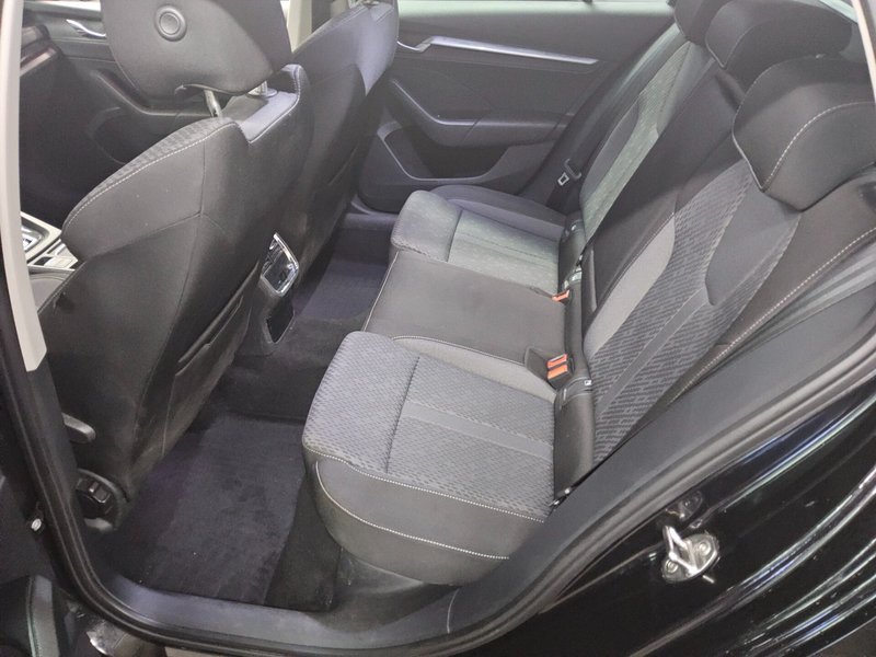 Škoda Octavia Kombi 2.0 TDI automatik Style • ACC • AHK — 13