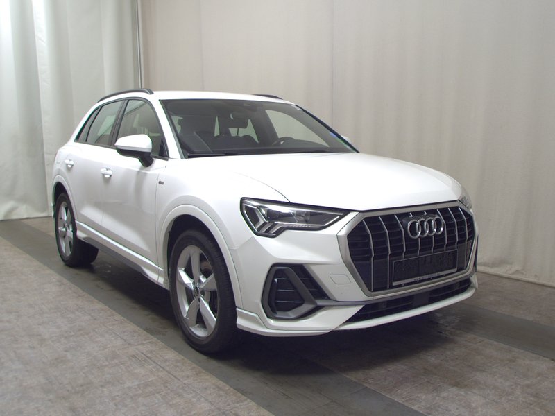 Audi Q3 45 TFSI e S line automatik • ACC • navigacija — 3