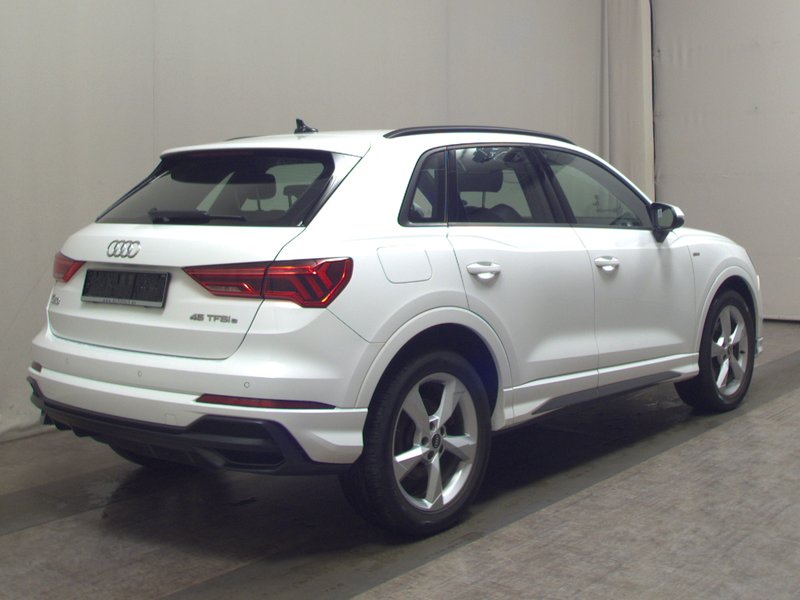 Audi Q3 45 TFSI e S line automatik • ACC • navigacija — 4