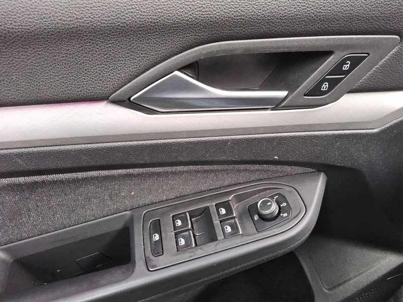 Volkswagen Golf 8 Variant 2.0 TDI automatik Life • koža • Full LED — 10