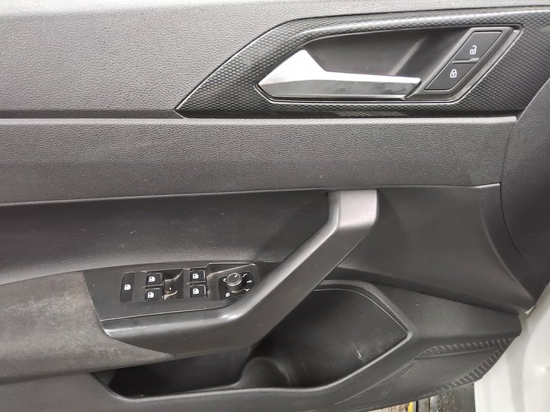 Volkswagen Polo 1.0 TSI • LED — 10
