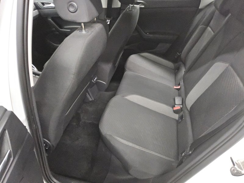 Volkswagen Polo 1.0 TSI • LED — 13