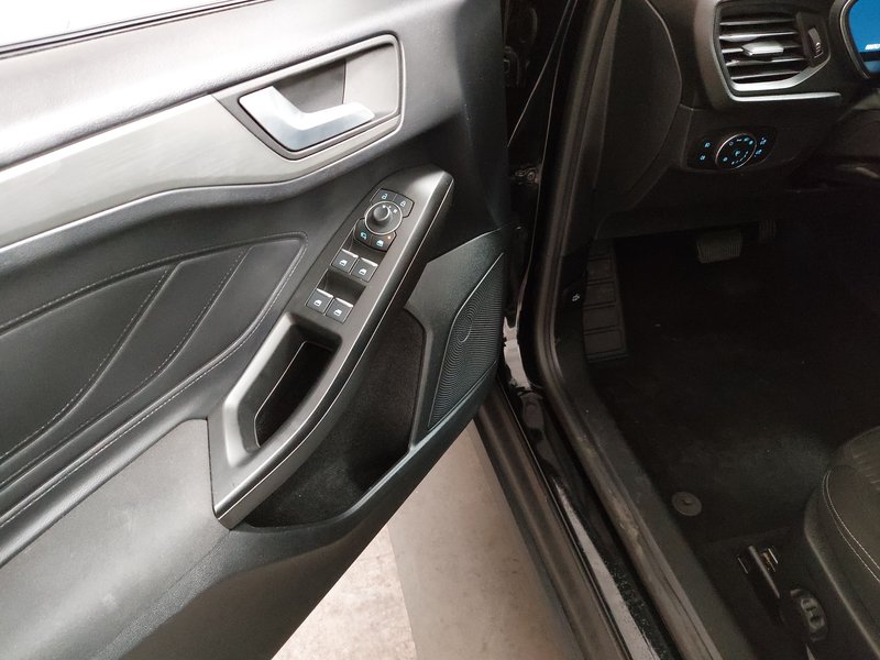 Ford Focus Turnier 1.5 TDCi Titanium X automatik • LED • digitalni instrumenti — 5