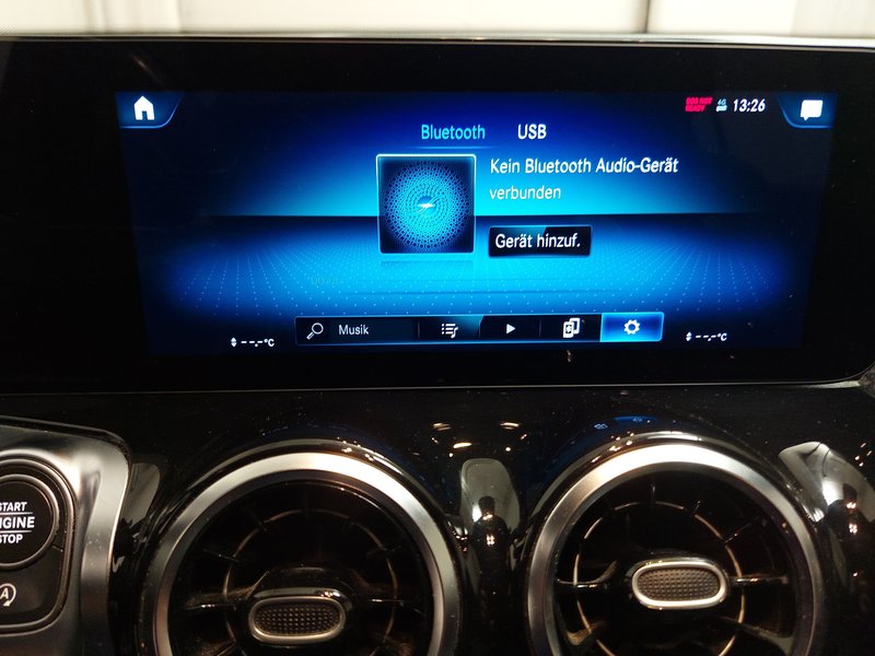 Mercedes-Benz GLB 200 d automatik Progressive • električna peta vrata • Full LED — 20