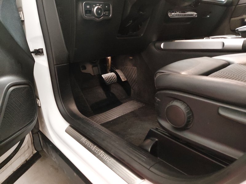 Mercedes-Benz GLB 200 d automatik Progressive • električna peta vrata • Full LED — 7