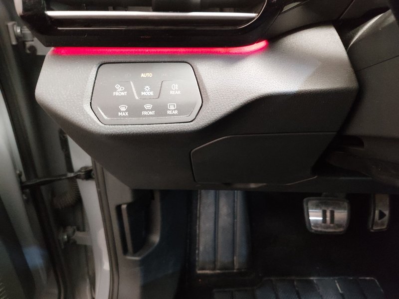 Volkswagen ID.4 GTX 4MOTION • AHK • bežično punjenje — 11