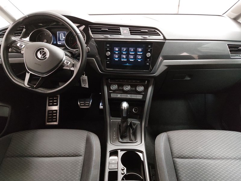 Volkswagen Touran 2.0 TDI automatik • ACC — 18