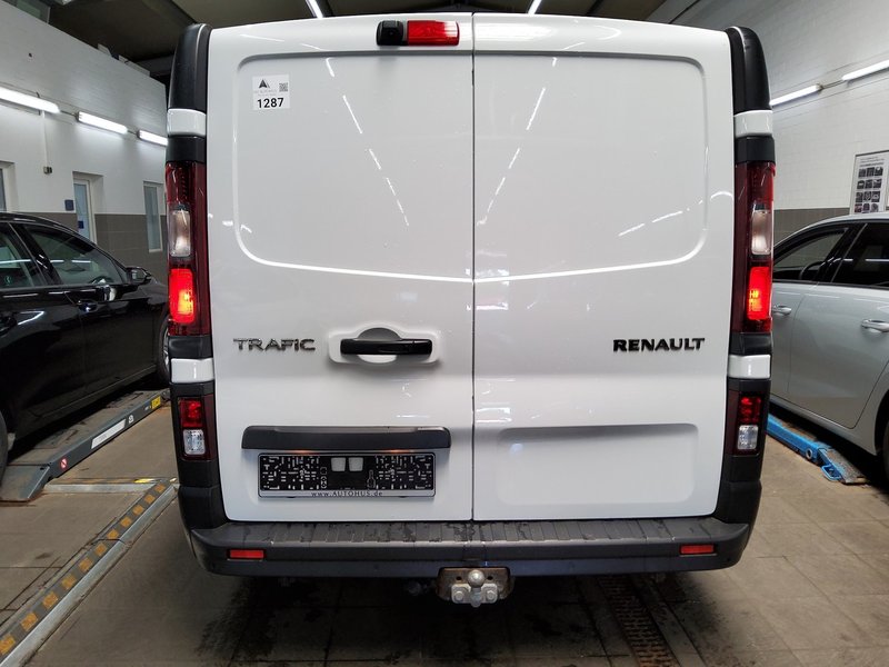Renault Trafic L1H1 2.0 dCi • AHK — 10