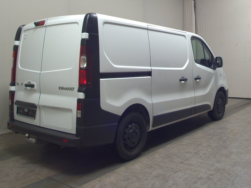 Renault Trafic L1H1 2.0 dCi • AHK — 4