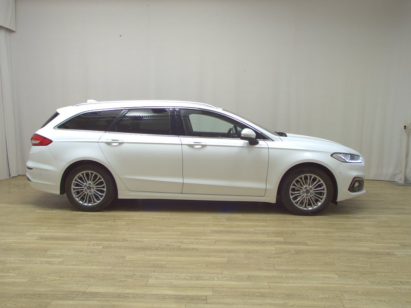 Ford Mondeo Turnier 2.0 EcoBlue Titanium • AHK • Full LED