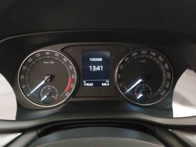 Škoda Octavia Combi 2.0 TDI Ambition • LED — 20