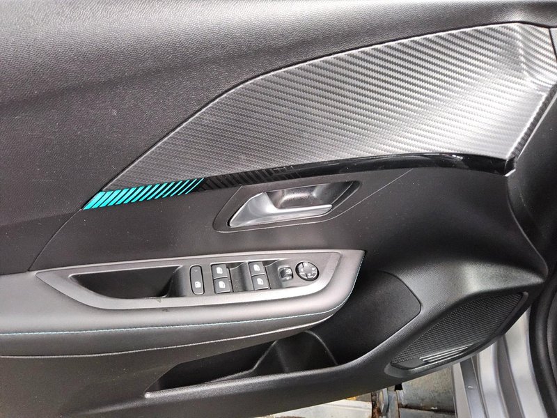 Peugeot 208 1.5 BlueHDi • Full LED — 9