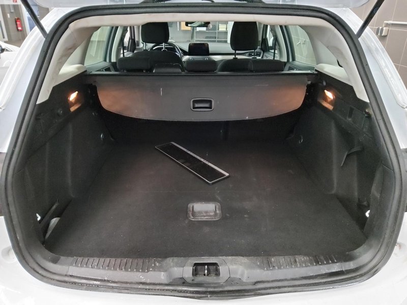 Ford Focus Turnier 1.5 EcoBlue Titanium • 360° kamera • bežično punjenje — 11