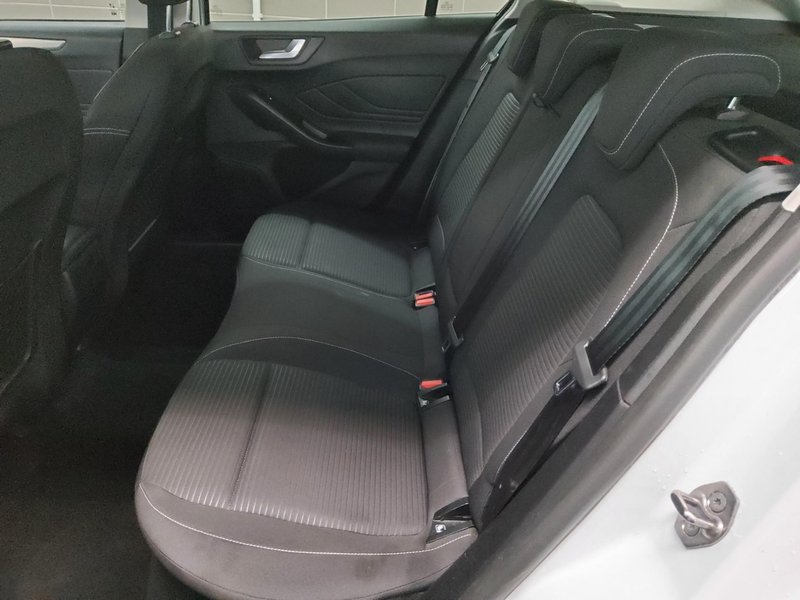 Ford Focus Turnier 1.5 EcoBlue Titanium • 360° kamera • bežično punjenje — 13