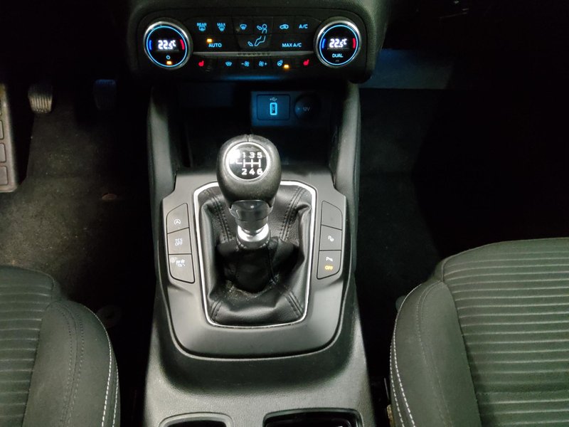 Ford Focus Turnier 1.5 EcoBlue Titanium • 360° kamera • bežično punjenje — 6