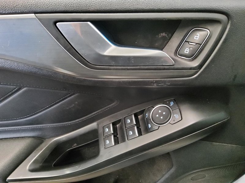 Ford Focus Turnier 1.5 EcoBlue Titanium • 360° kamera • bežično punjenje — 9