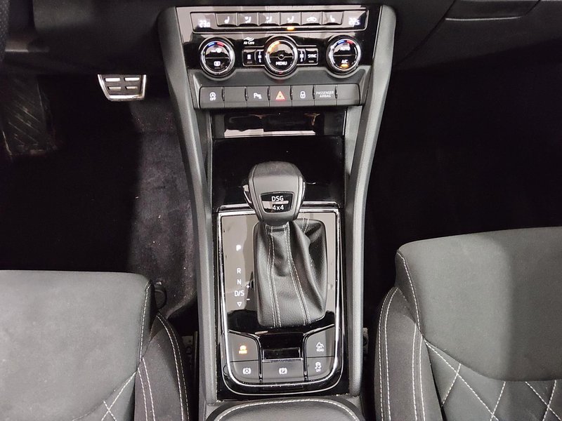 Škoda Karoq 2.0 TDI 4x4 automatik SportLine • ACC • AHK — 6