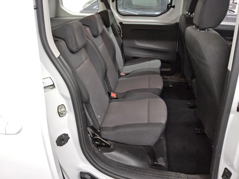 Peugeot Rifter Active • Tempomat • Senzori za parkiranje straga — 13