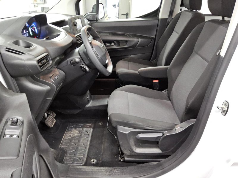 Peugeot Rifter Active • Tempomat • Senzori za parkiranje straga — 8
