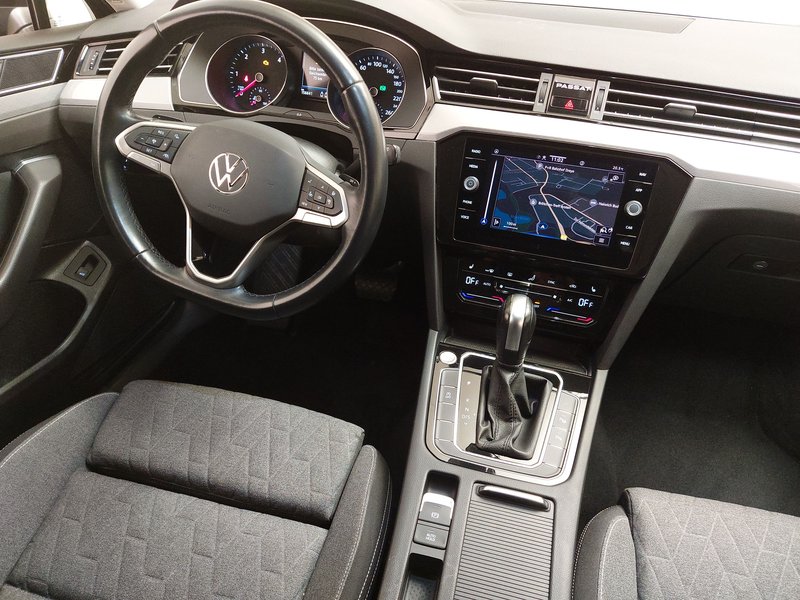 VW Passat Variant 2.0 TDI Business automatik • bežično punjenje • masaža — 19