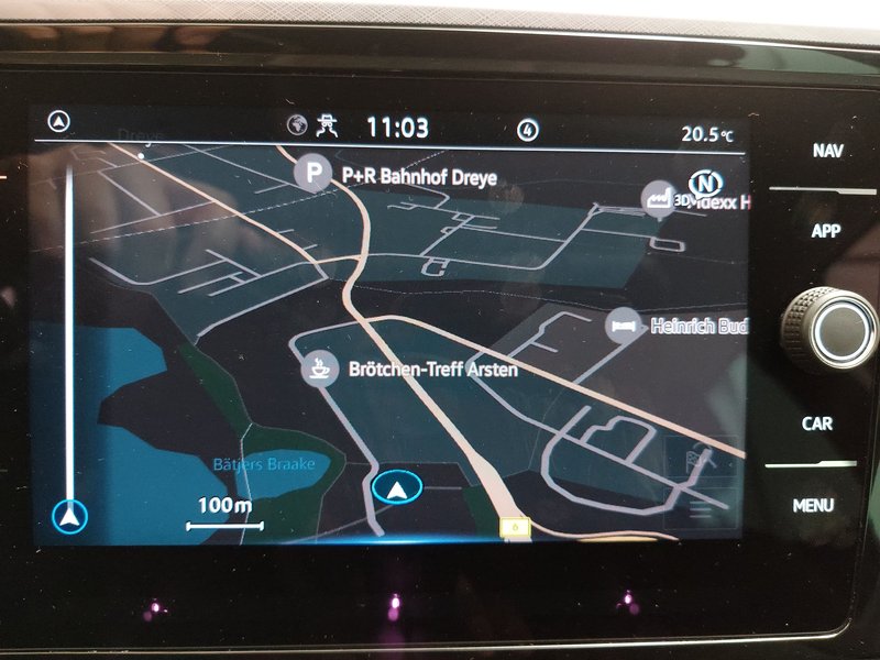 VW Passat Variant 2.0 TDI Business automatik • bežično punjenje • masaža — 20