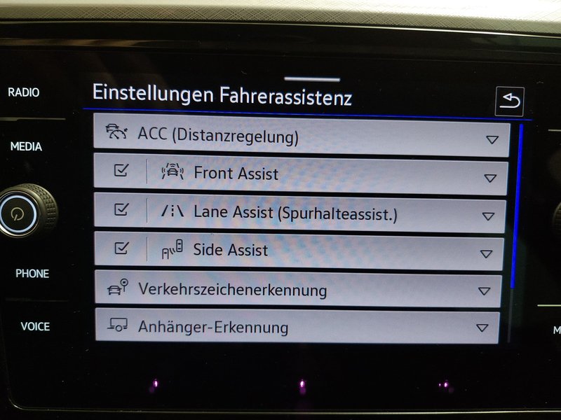 VW Passat Variant 2.0 TDI Business automatik • bežično punjenje • masaža — 22