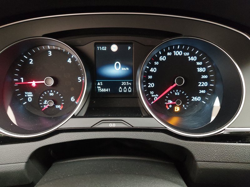VW Passat Variant 2.0 TDI Business automatik • bežično punjenje • masaža — 23