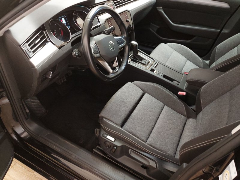 VW Passat Variant 2.0 TDI Business automatik • bežično punjenje • masaža — 6