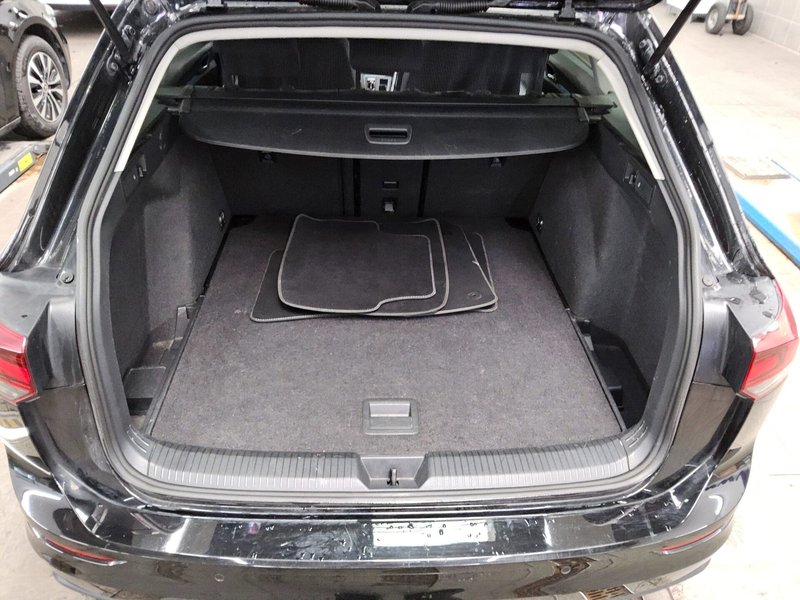 Volkswagen Golf 2.0 TDI automatik Life • koža • LED — 12