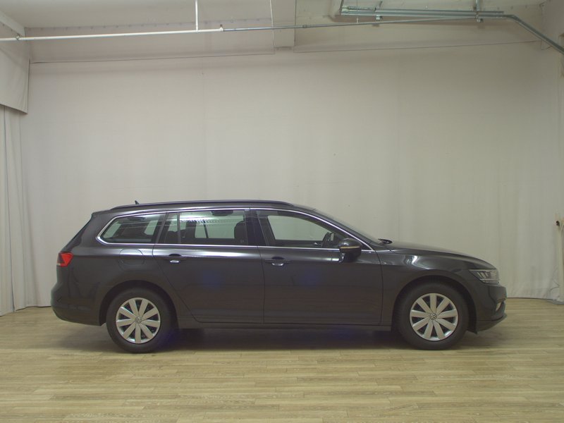 Volkswagen Passat Variant 2.0 TDI automatik Business • ACC • AHK