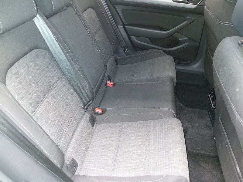 Volkswagen Passat Variant 2.0 TDI automatik Business • ACC • AHK — 12