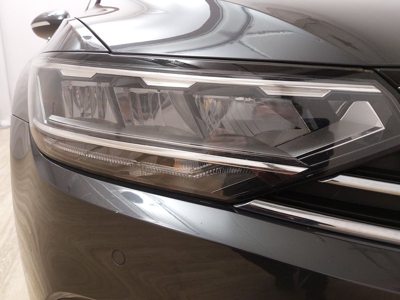 Volkswagen Passat Variant 2.0 TDI automatik Business • ACC • AHK — 16