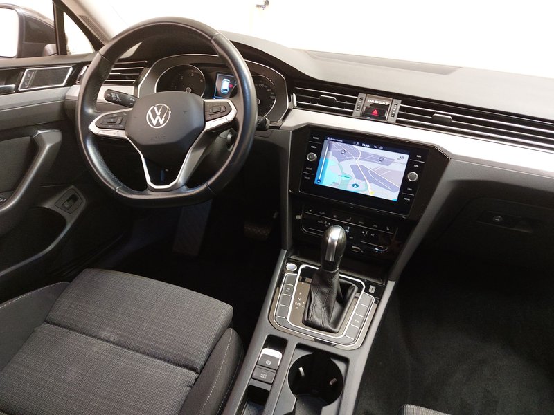 Volkswagen Passat Variant 2.0 TDI automatik Business • ACC • AHK — 18