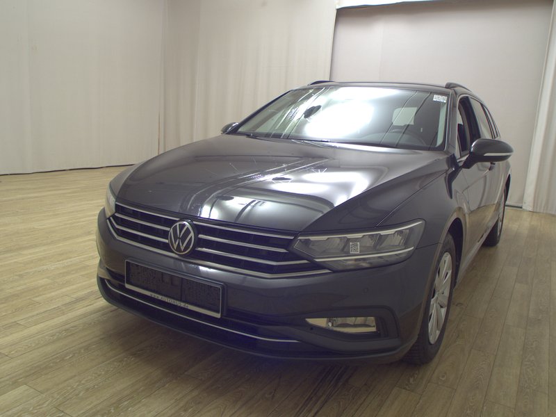 Volkswagen Passat Variant 2.0 TDI automatik Business • ACC • AHK — 2