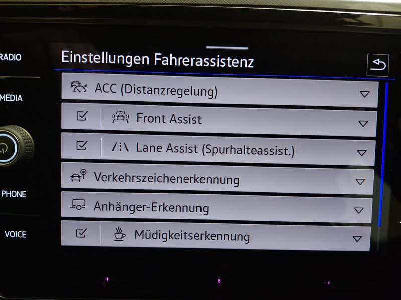 Volkswagen Passat Variant 2.0 TDI automatik Business • ACC • AHK — 21