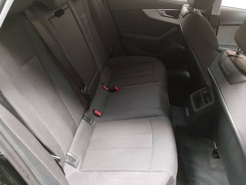 Audi A4 Avant 35 TDI automatik • LED — 17