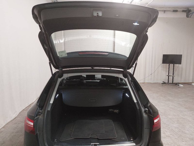 Audi A4 Avant 35 TDI automatik • LED — 19