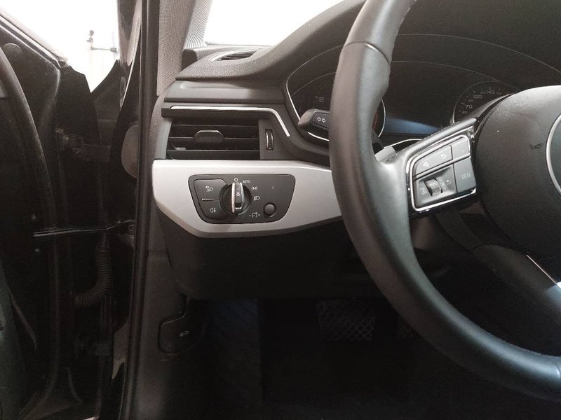 Audi A4 Avant 35 TDI automatik • LED — 7