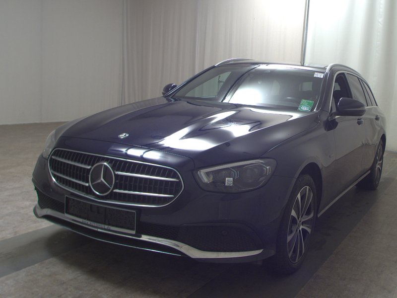 Mercedes-Benz E 300 de 4MATIC karavan automatik Avantgarde • panorama • ACC — 2