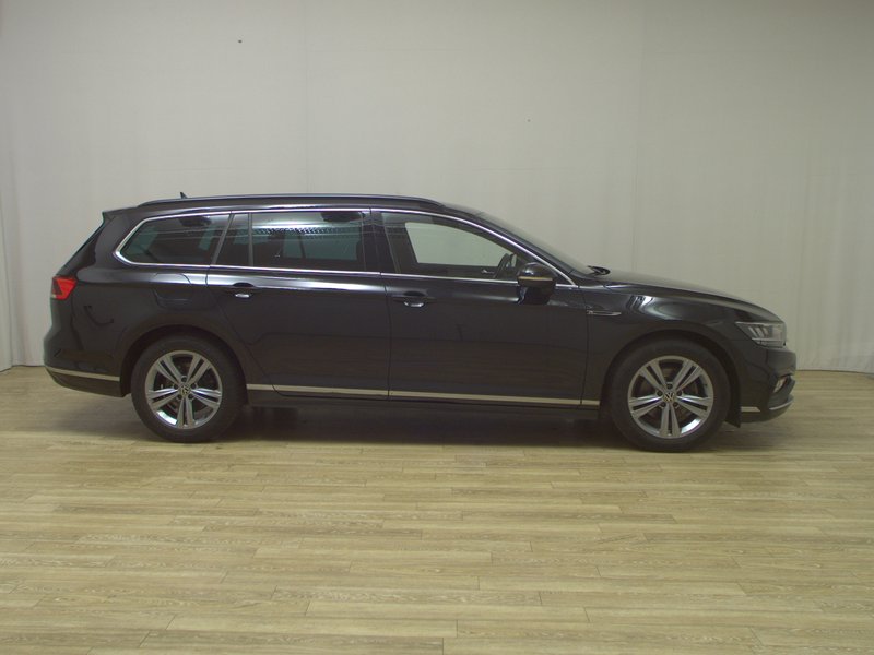 Volkswagen Passat Variant 2.0 TDI 4MOTION automatik R-Line • koža • ACC