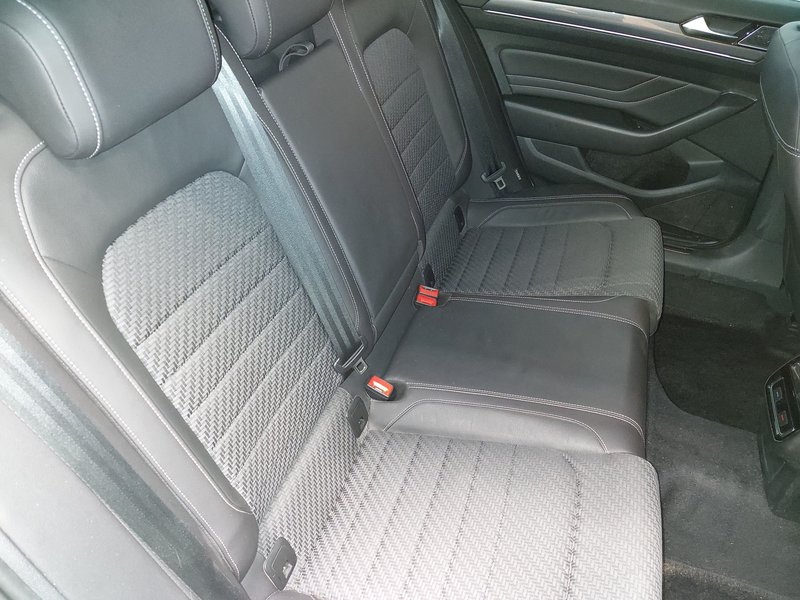 Volkswagen Passat Variant 2.0 TDI 4MOTION automatik R-Line • koža • ACC — 12