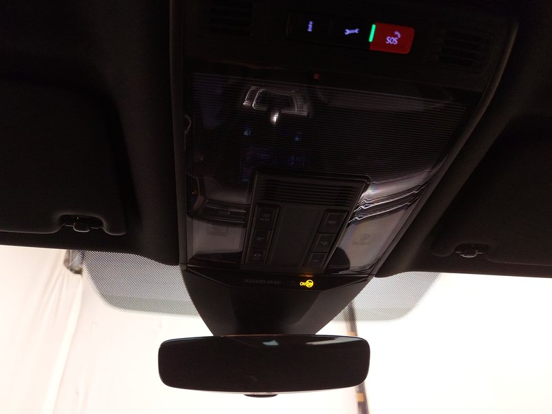 Volkswagen Passat Variant 2.0 TDI 4MOTION automatik R-Line • koža • ACC — 13