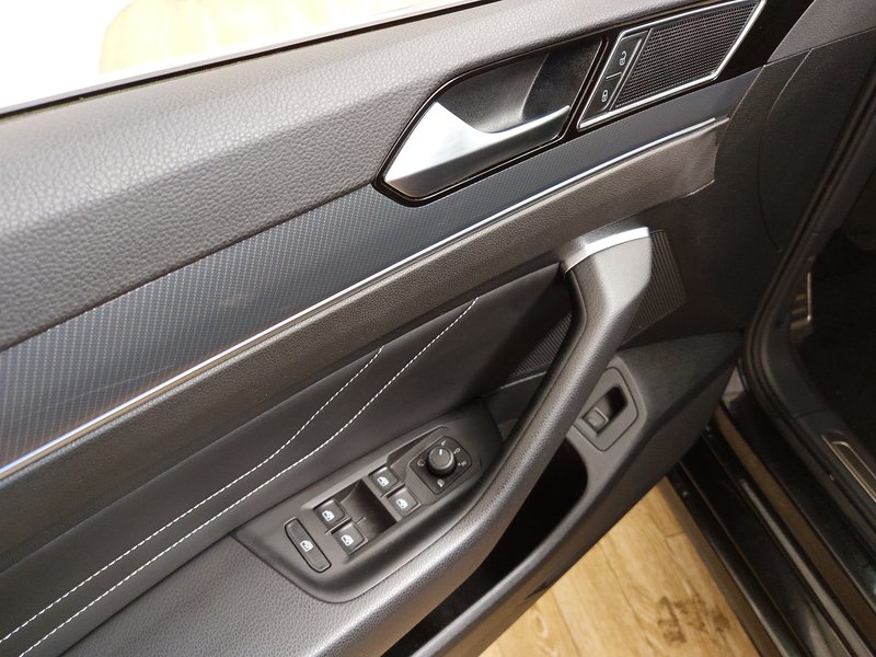 Volkswagen Passat Variant 2.0 TDI 4MOTION automatik R-Line • koža • ACC — 5