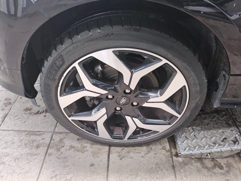 Ford EcoSport 1.0 EcoBoost ST-Line • LED — 10