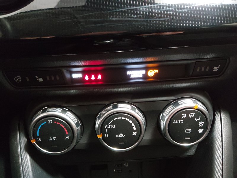 Mazda 2 SKYACTIV-G Hybrid Homura • LED — 15